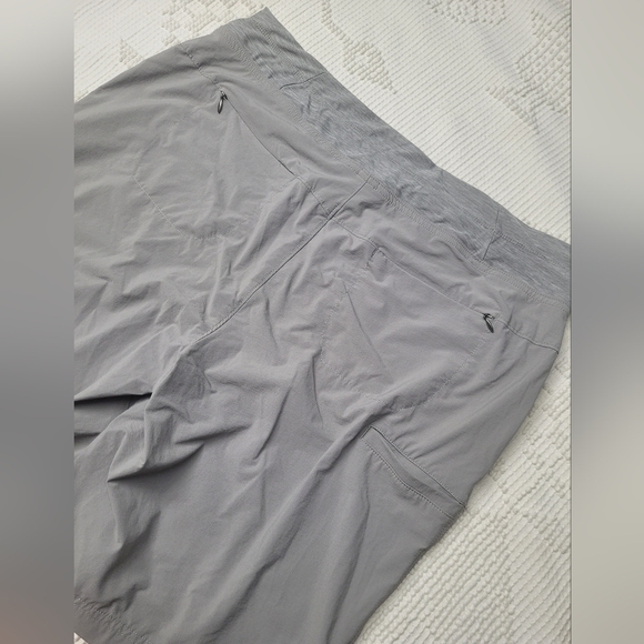 Duluth Trading Co Gray Women's Shorts - Picture 5 of 7